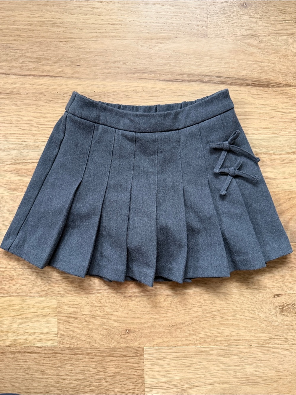 Zara Dark Gray Pleated Mini Skirt with Side Bow and Shorts Girls Sz 6